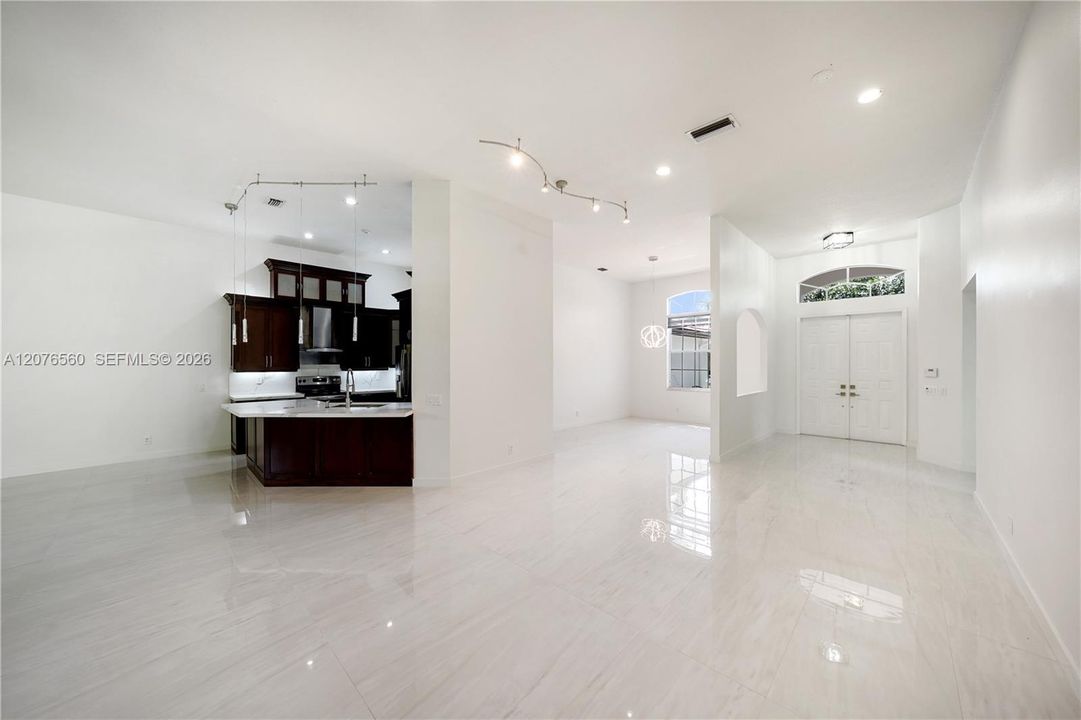 For Rent: $7,200 (4 beds, 2 baths, 2662 Square Feet)