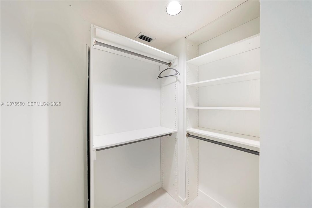 For Rent: $7,200 (4 beds, 2 baths, 2662 Square Feet)