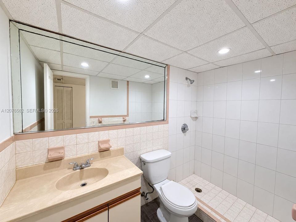 For Sale: $325,000 (3 beds, 2 baths, 1262 Square Feet)