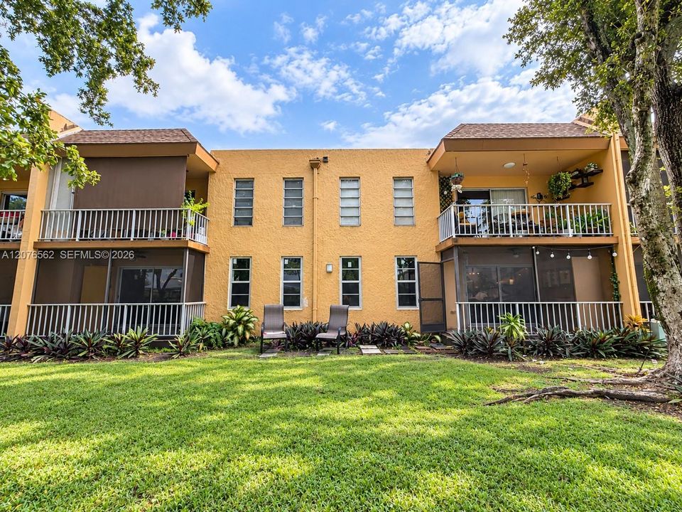 For Sale: $325,000 (3 beds, 2 baths, 1262 Square Feet)
