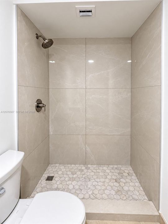 В аренду: $2,350 (2 спален, 2 ванн, 1036 Квадратных фут)