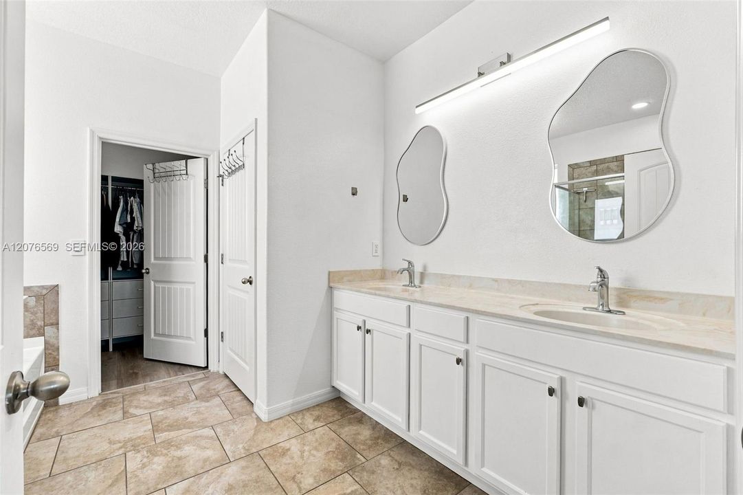 На продажу: $579,000 (4 спален, 3 ванн, 0 Квадратных фут)