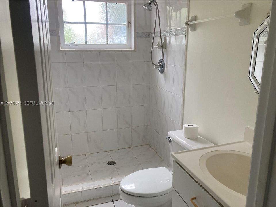 For Sale: $800,000 (2 beds, 2 baths, 1147 Square Feet)