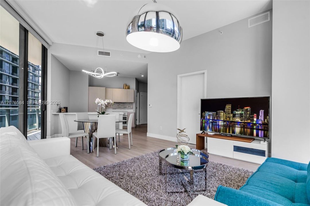 En Venta: $649,000 (3 camas, 2 baños, 1152 Pies cuadrados)