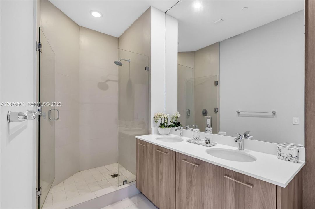 En Venta: $649,000 (3 camas, 2 baños, 1152 Pies cuadrados)