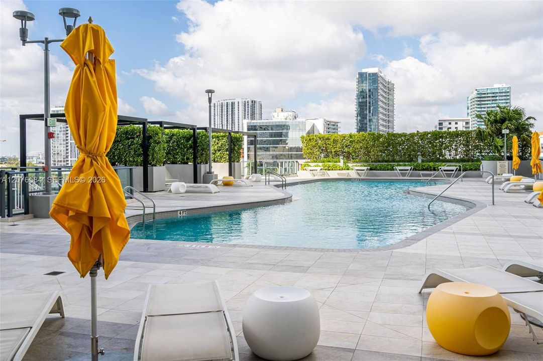 En Venta: $649,000 (3 camas, 2 baños, 1152 Pies cuadrados)