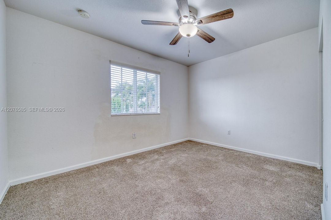 For Sale: $400,000 (3 beds, 2 baths, 1850 Square Feet)