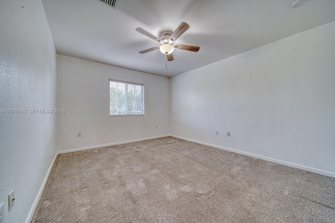 For Sale: $400,000 (3 beds, 2 baths, 1850 Square Feet)