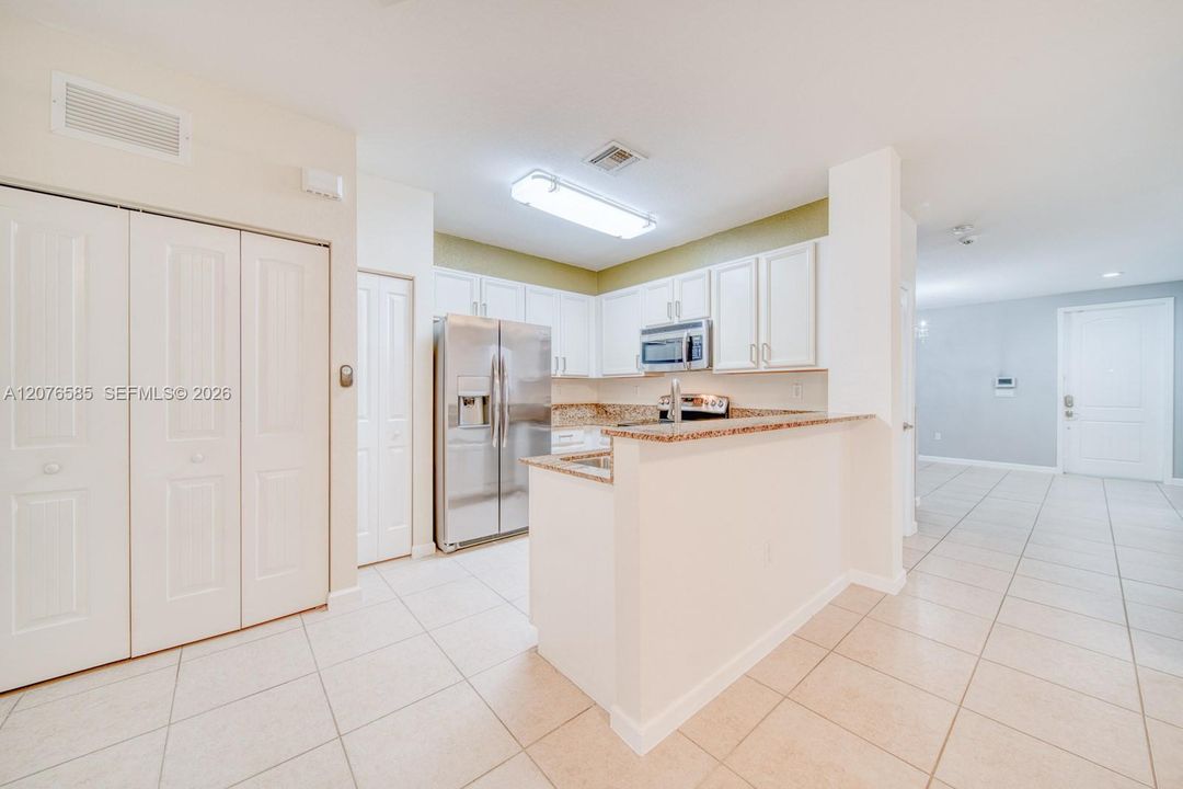 For Sale: $400,000 (3 beds, 2 baths, 1850 Square Feet)