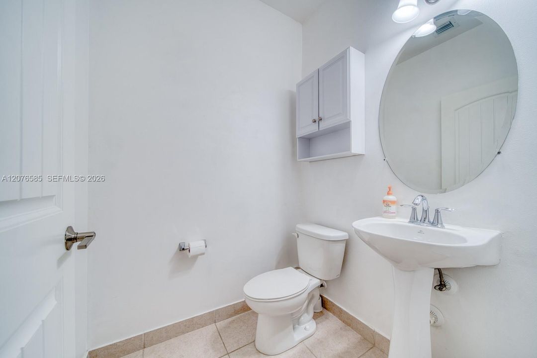 For Sale: $400,000 (3 beds, 2 baths, 1850 Square Feet)