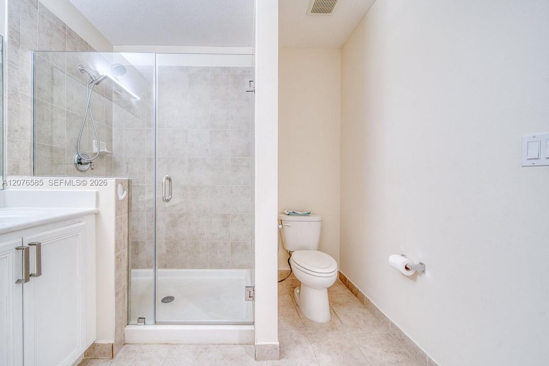 For Sale: $400,000 (3 beds, 2 baths, 1850 Square Feet)