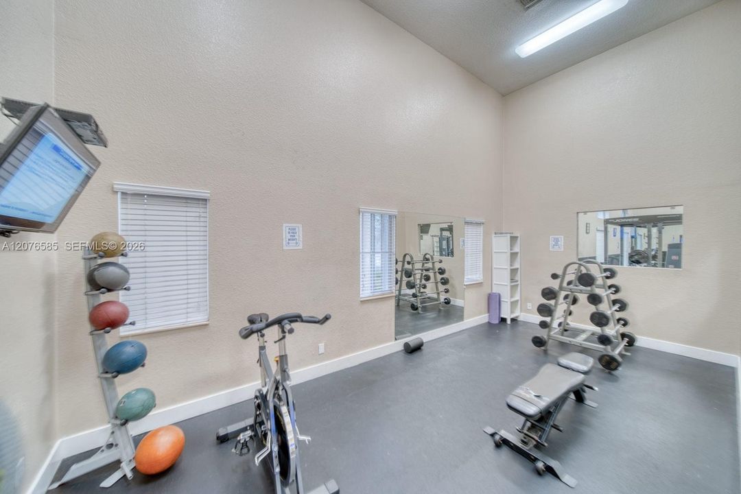 For Sale: $400,000 (3 beds, 2 baths, 1850 Square Feet)