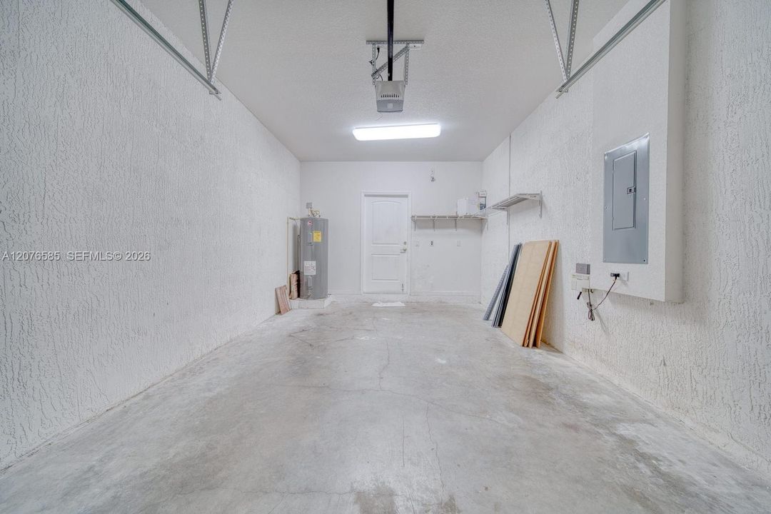 For Sale: $400,000 (3 beds, 2 baths, 1850 Square Feet)