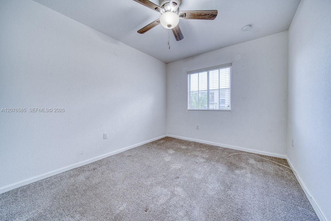 For Sale: $400,000 (3 beds, 2 baths, 1850 Square Feet)