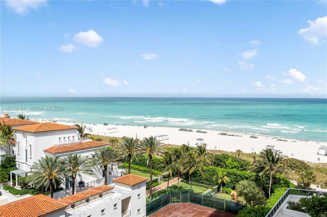 For Sale: $1,590,000 (2 beds, 2 baths, 1094 Square Feet)