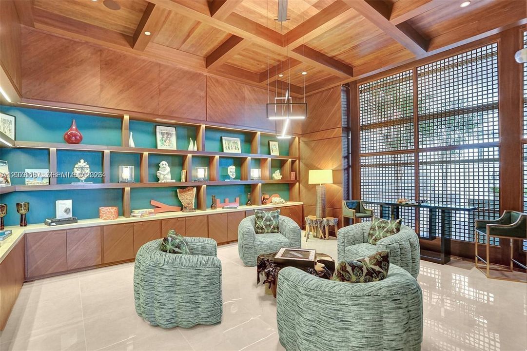 For Sale: $1,590,000 (2 beds, 2 baths, 1094 Square Feet)