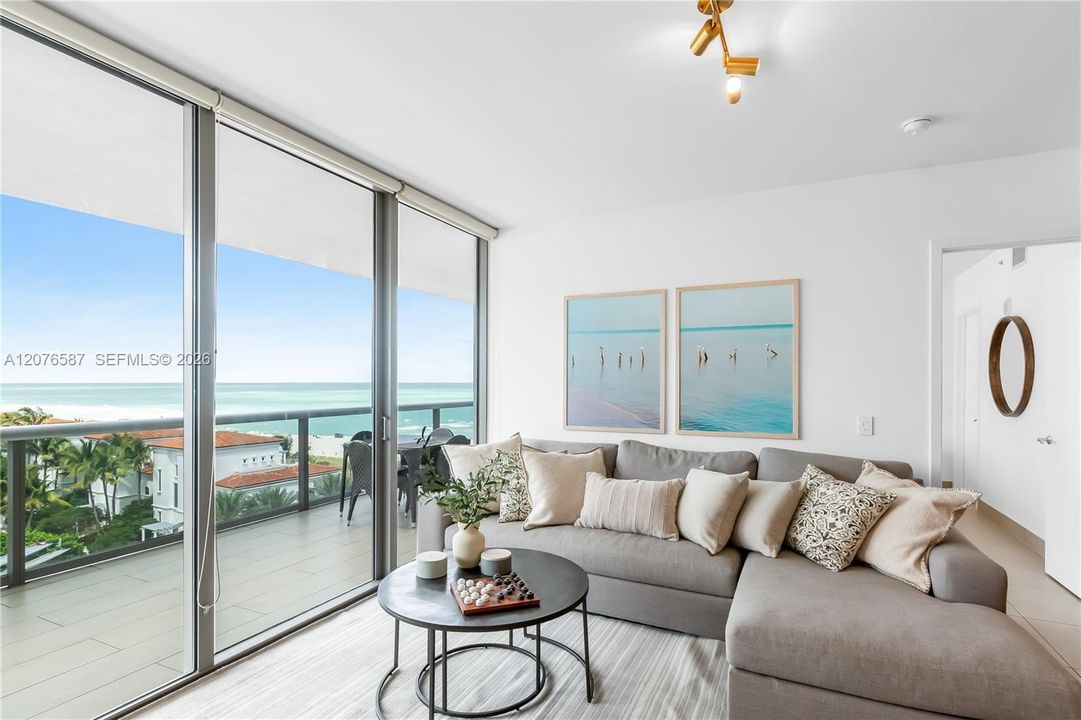 For Sale: $1,590,000 (2 beds, 2 baths, 1094 Square Feet)