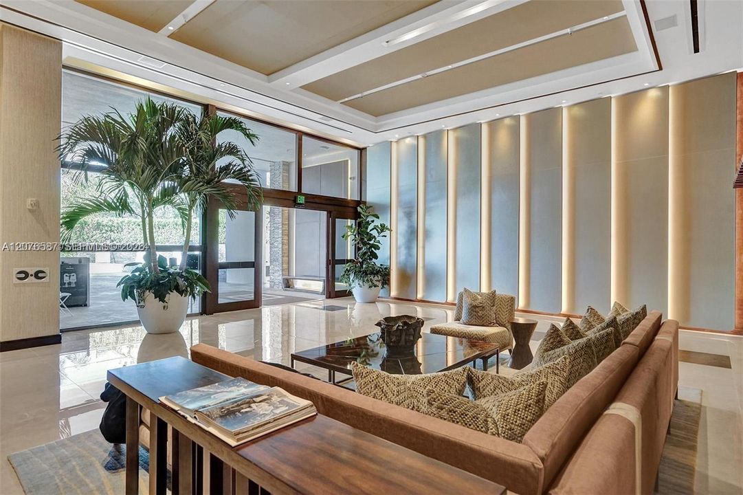 For Sale: $1,590,000 (2 beds, 2 baths, 1094 Square Feet)