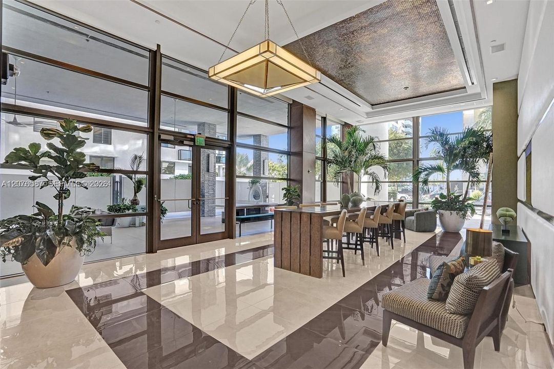 For Sale: $1,590,000 (2 beds, 2 baths, 1094 Square Feet)