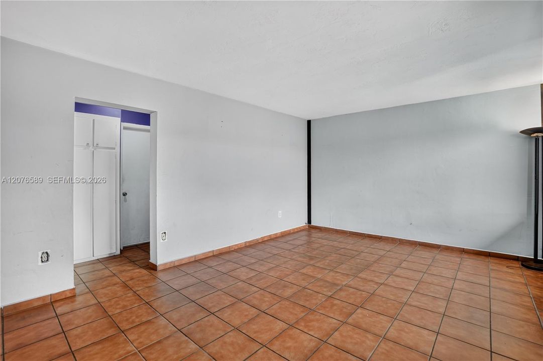 En Venta: $375,000 (2 camas, 1 baños, 692 Pies cuadrados)