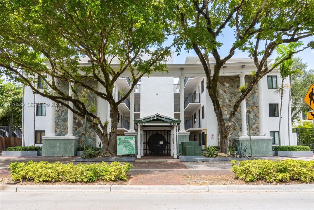 En Venta: $375,000 (2 camas, 1 baños, 692 Pies cuadrados)
