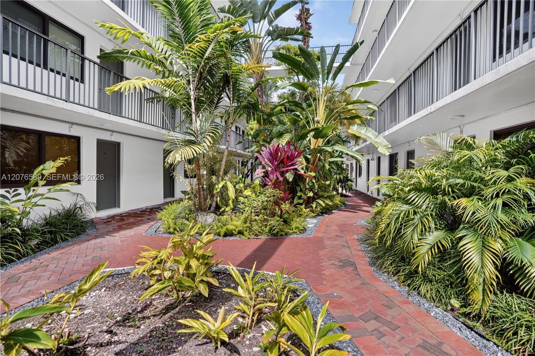 En Venta: $375,000 (2 camas, 1 baños, 692 Pies cuadrados)