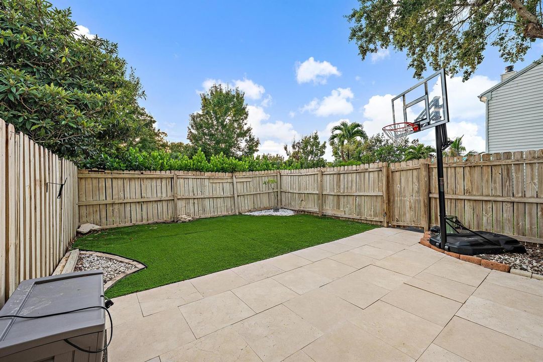 Patio & Backyard
