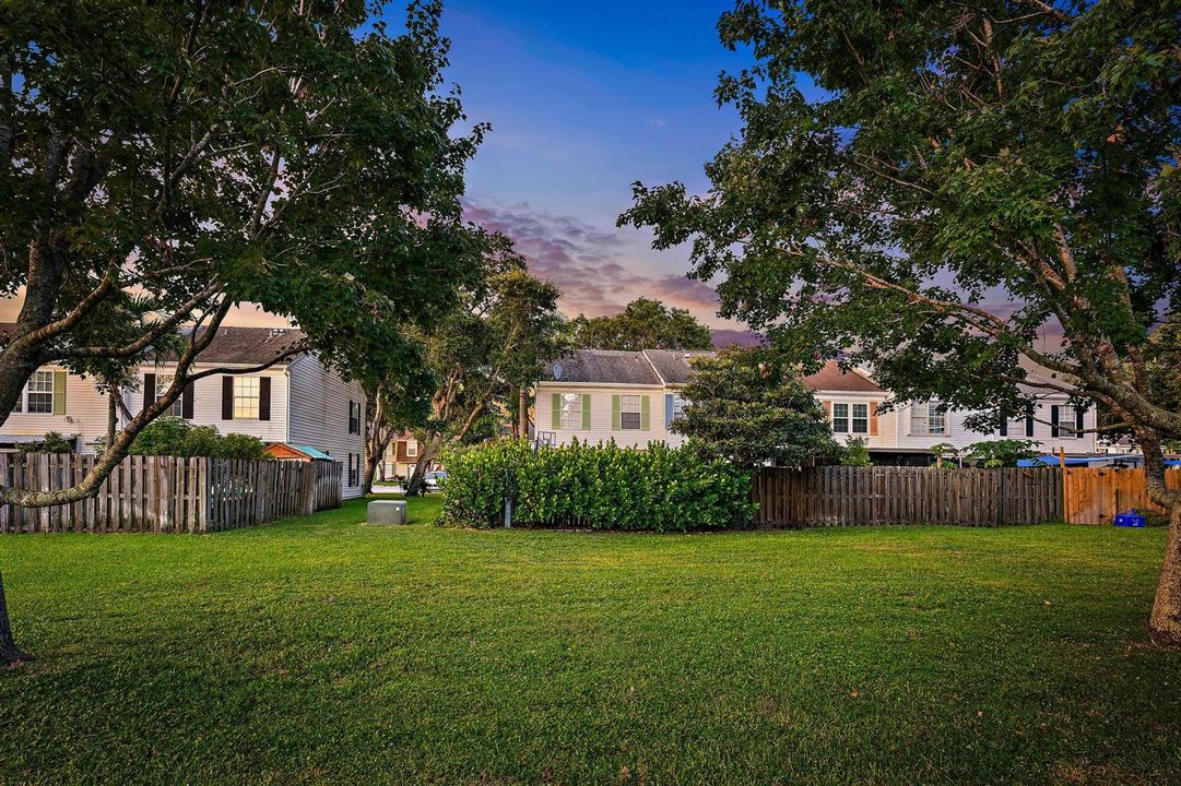 Back Exterior & Yard