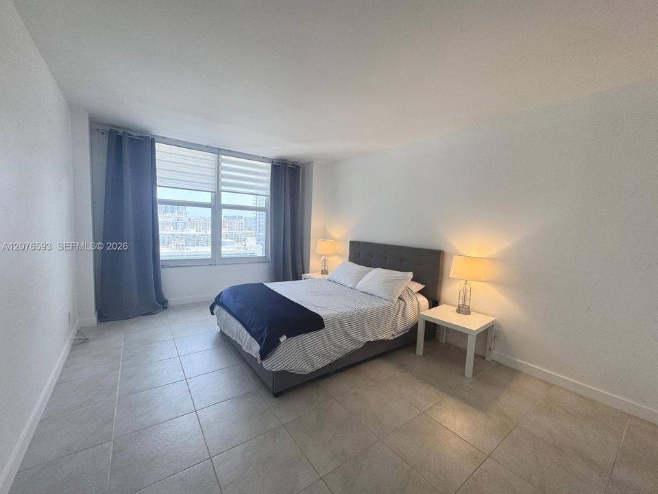 For Sale: $498,000 (2 beds, 2 baths, 1270 Square Feet)