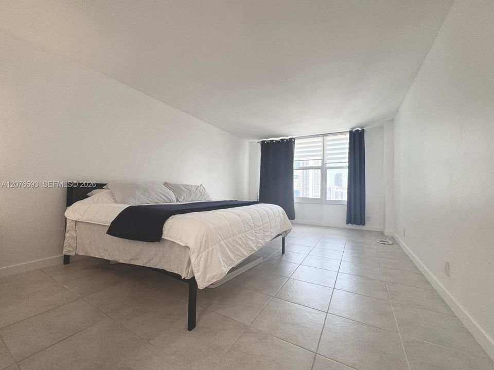 For Sale: $498,000 (2 beds, 2 baths, 1270 Square Feet)