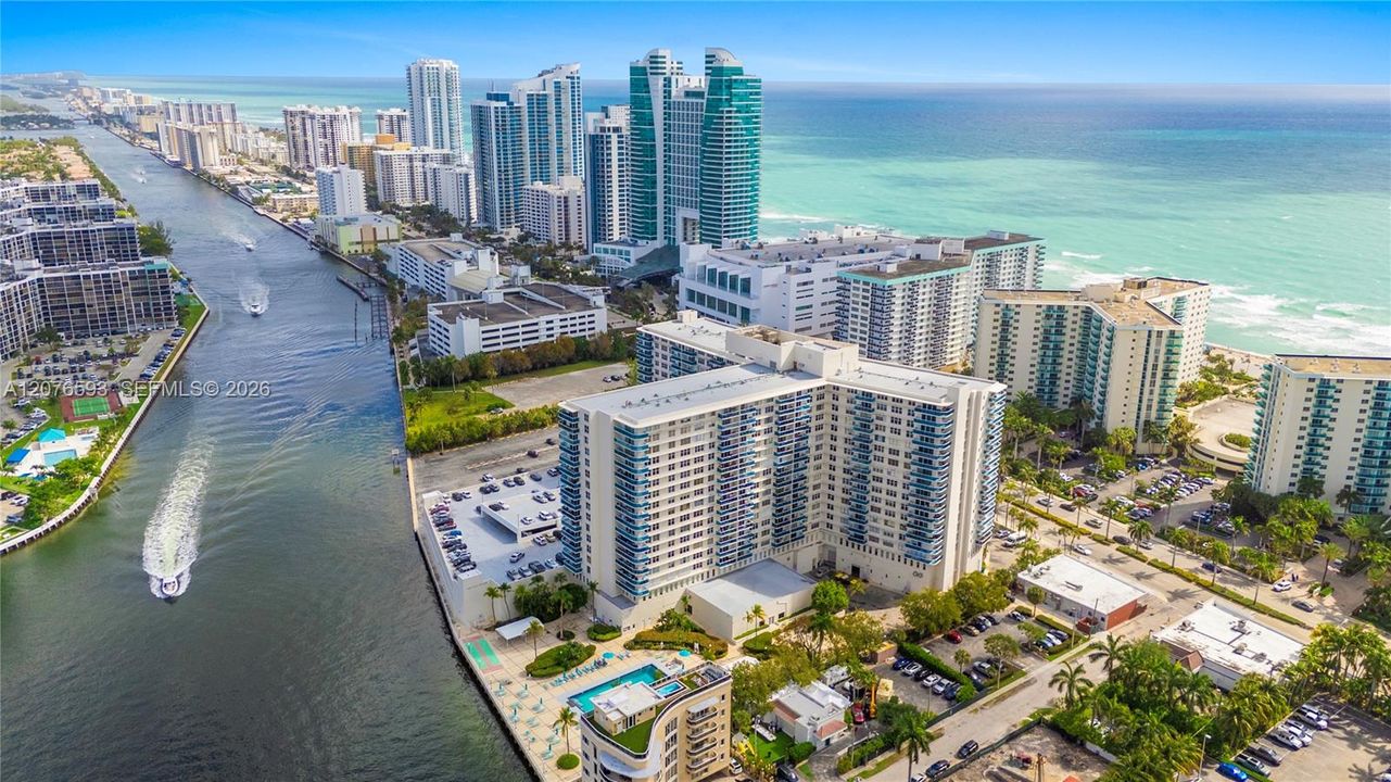 For Sale: $498,000 (2 beds, 2 baths, 1270 Square Feet)