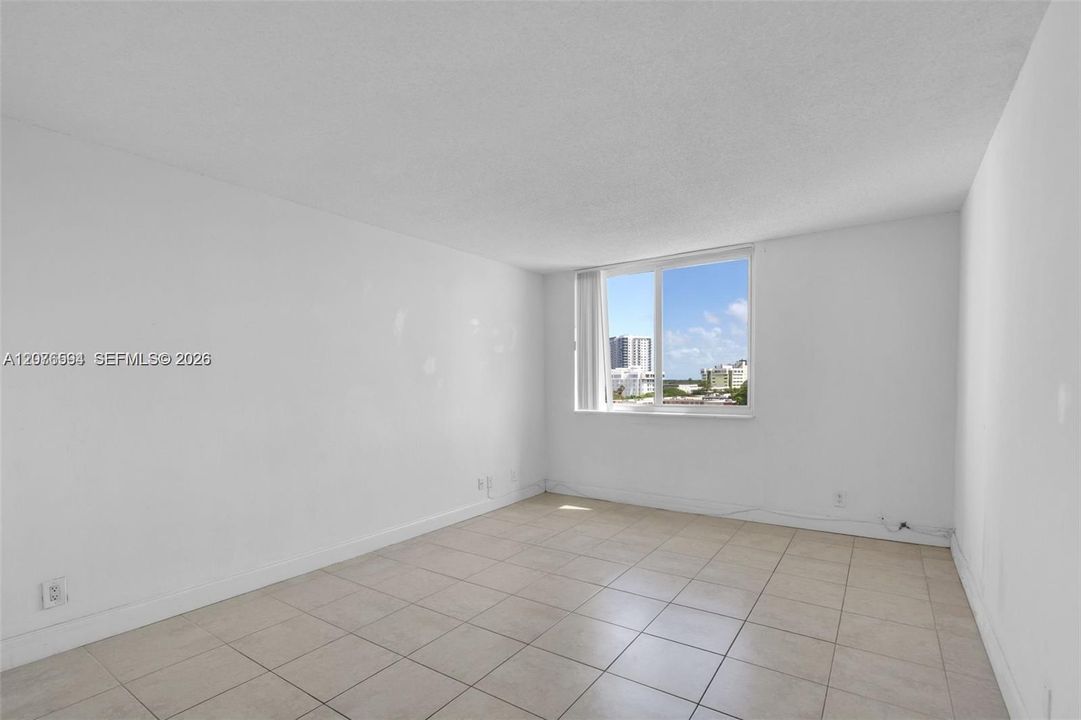 En Venta: $285,000 (2 camas, 2 baños, 1073 Pies cuadrados)