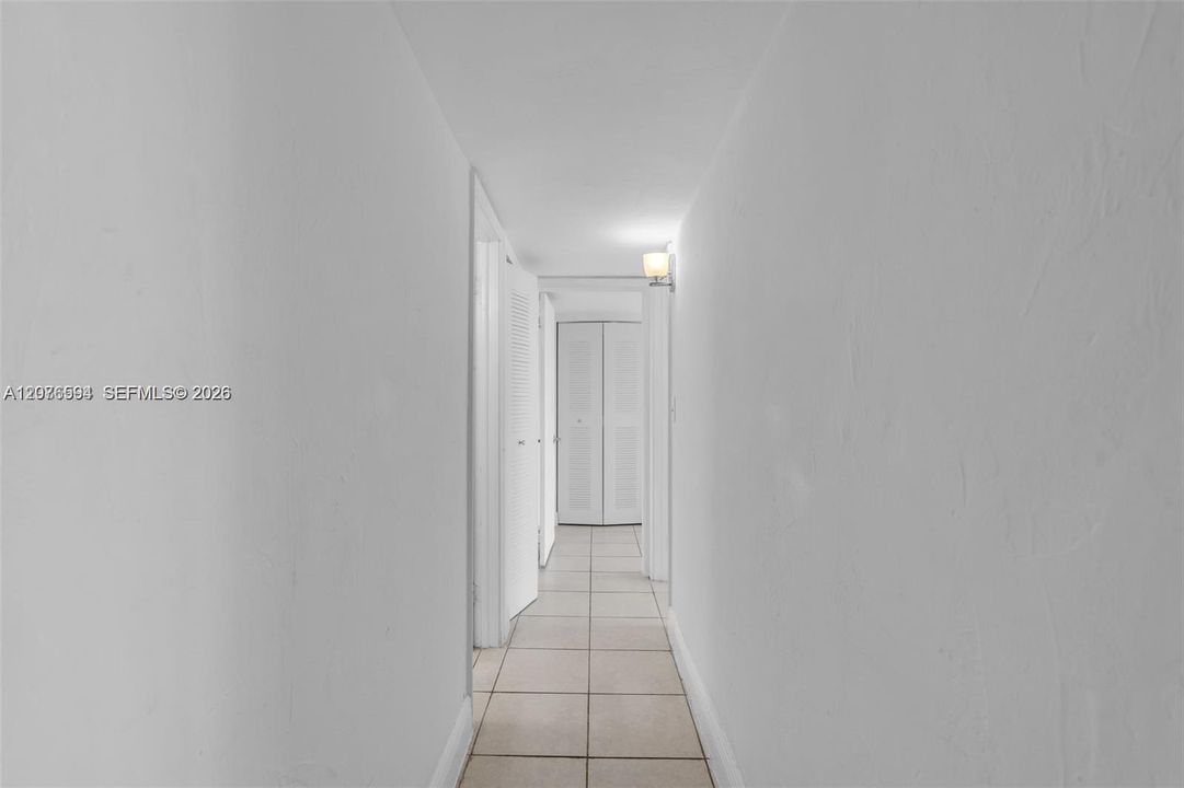 En Venta: $285,000 (2 camas, 2 baños, 1073 Pies cuadrados)