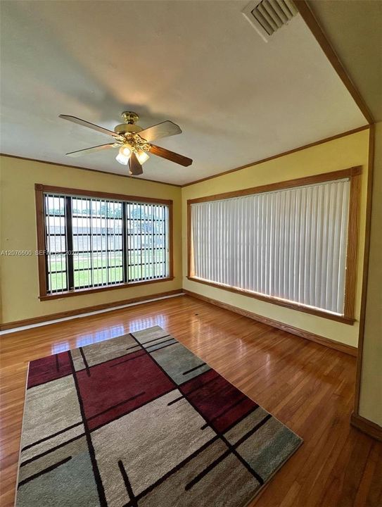 For Sale: $579,000 (3 beds, 2 baths, 1312 Square Feet)