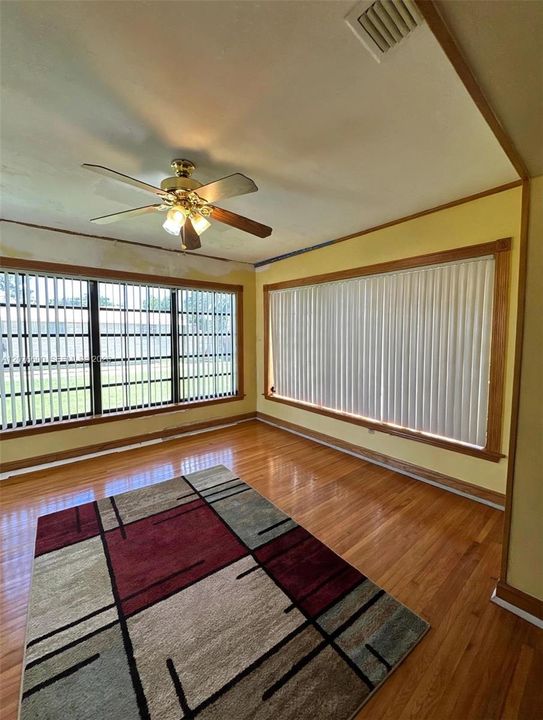 For Sale: $579,000 (3 beds, 2 baths, 1312 Square Feet)
