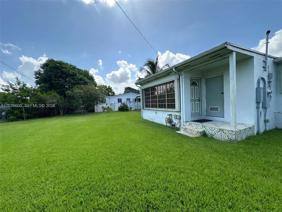 For Sale: $579,000 (3 beds, 2 baths, 1312 Square Feet)