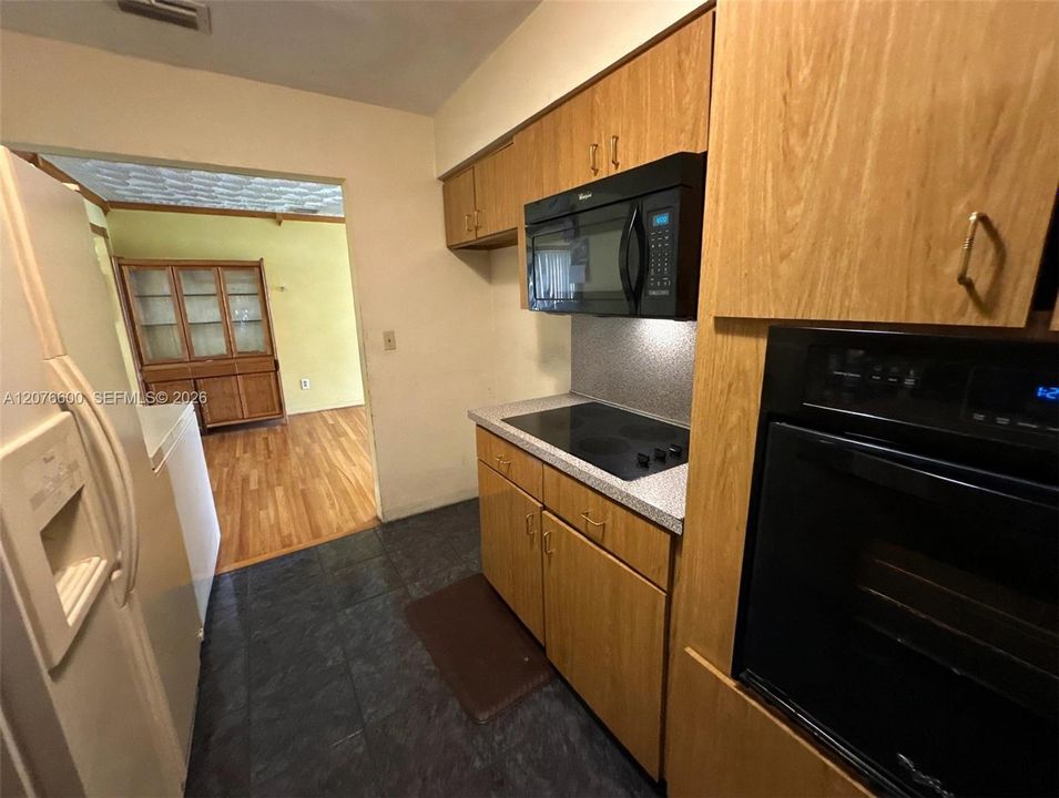 For Sale: $579,000 (3 beds, 2 baths, 1312 Square Feet)