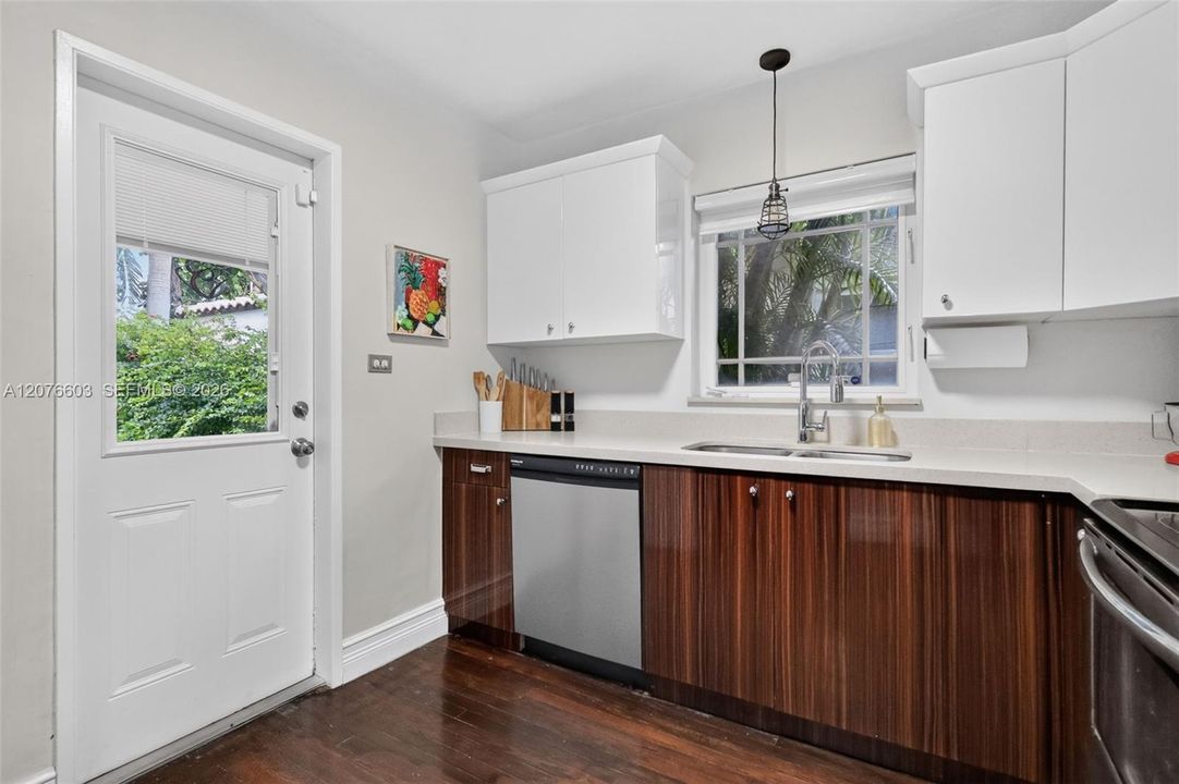 En Venta: $785,000 (2 camas, 2 baños, 1083 Pies cuadrados)