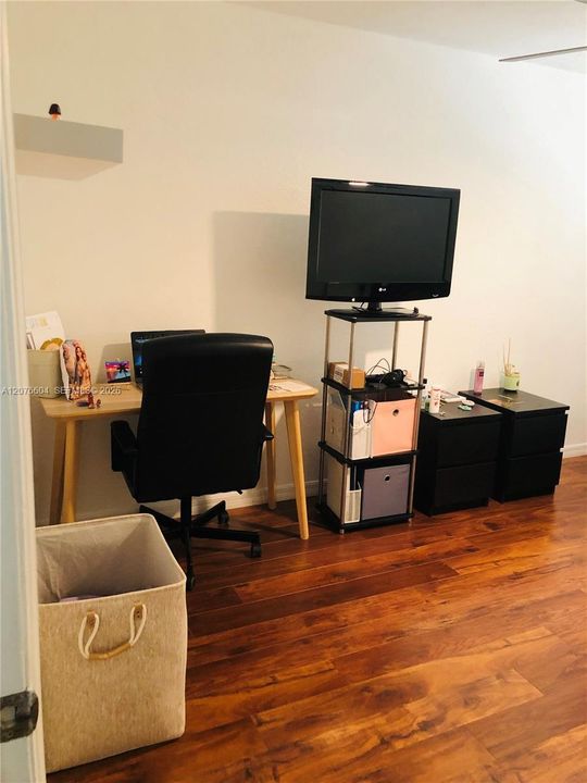 For Rent: $2,900 (3 beds, 3 baths, 1678 Square Feet)