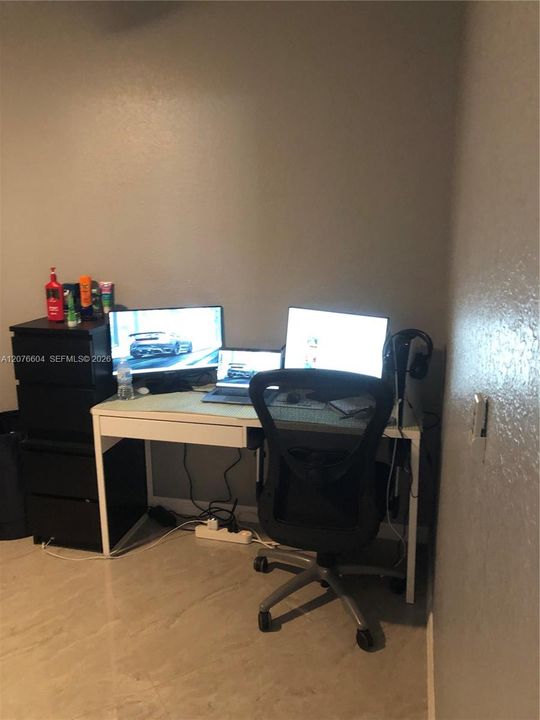 For Rent: $2,900 (3 beds, 3 baths, 1678 Square Feet)