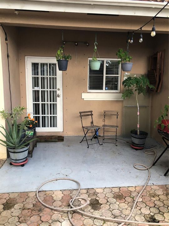 For Rent: $2,900 (3 beds, 3 baths, 1678 Square Feet)