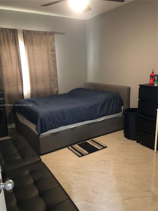 For Rent: $2,900 (3 beds, 3 baths, 1678 Square Feet)