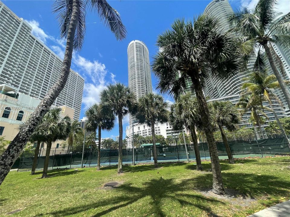 For Rent: $2,900 (1 beds, 1 baths, 791 Square Feet)