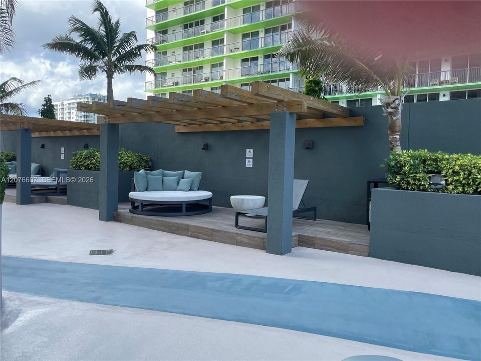 For Rent: $2,900 (1 beds, 1 baths, 791 Square Feet)