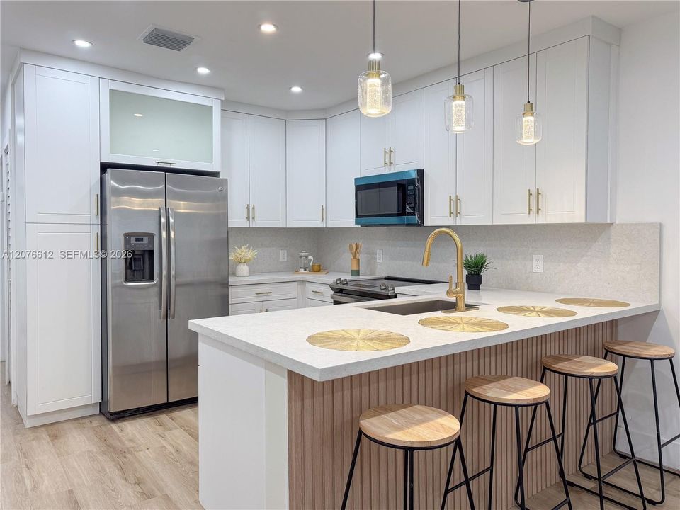 En Venta: $449,900 (3 camas, 2 baños, 851 Pies cuadrados)