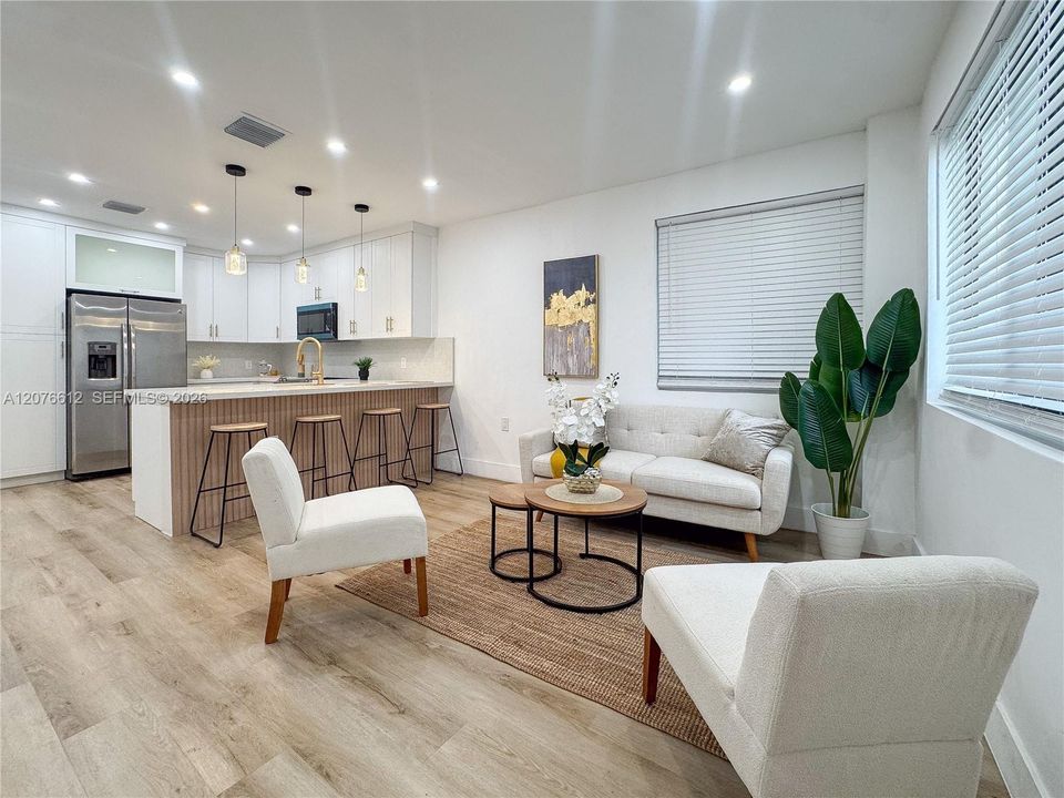En Venta: $449,900 (3 camas, 2 baños, 851 Pies cuadrados)