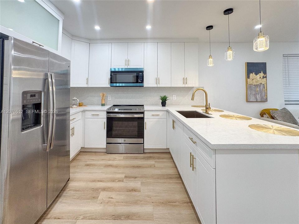 En Venta: $449,900 (3 camas, 2 baños, 851 Pies cuadrados)