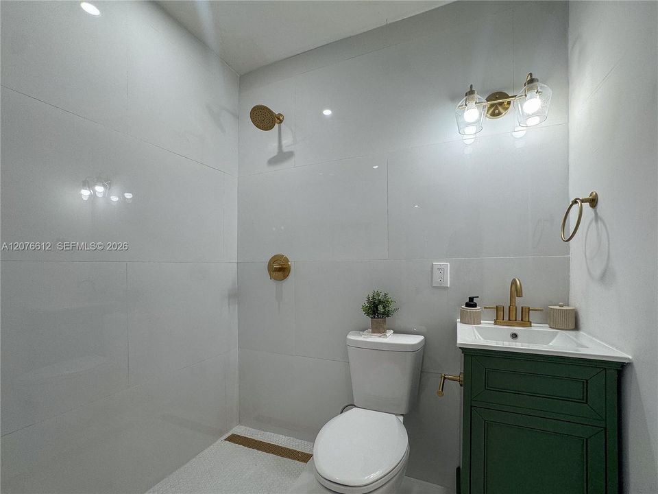 En Venta: $449,900 (3 camas, 2 baños, 851 Pies cuadrados)