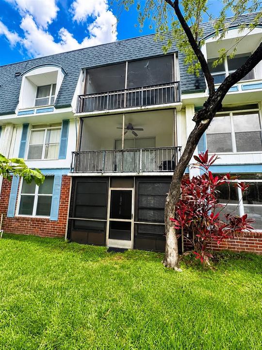 For Rent: $1,350 (0 beds, 1 baths, 550 Square Feet)