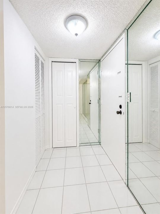 For Rent: $1,350 (0 beds, 1 baths, 550 Square Feet)